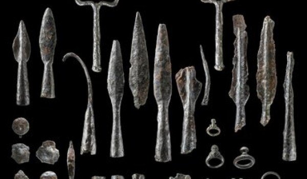 Археологи нашли один из крупнейших оружейных кладов железного века