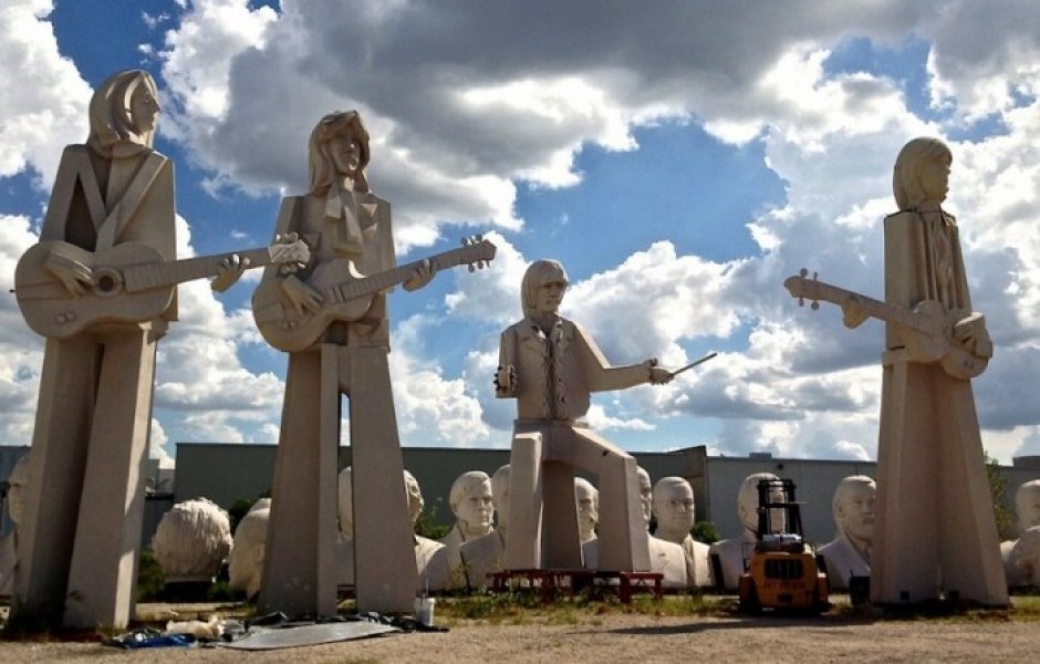 12 самых запоминающихся памятников, установленных легендарным рок-музыкантам в разных уголках мира