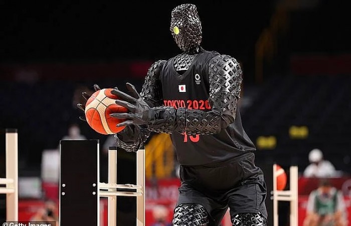 Робот-баскетболист, который забивает идеальный трехочковый, приковал внимание зрителей на Олимпийских играх в Токио
