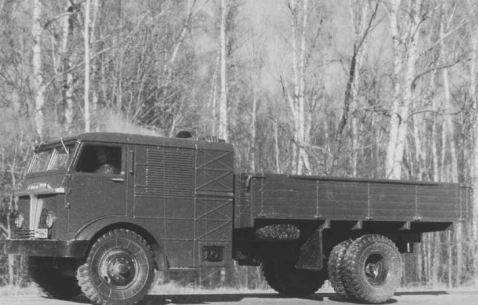 НАМИ-012: почему советский грузовик, который работал на дровах, так и не доехал до заказчика