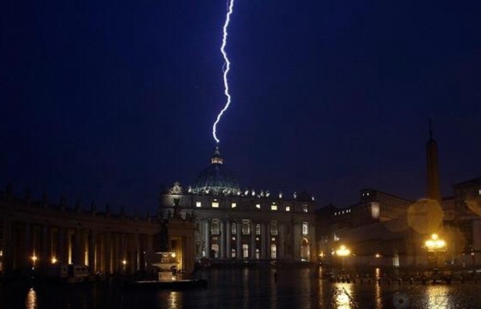 Семь тёмных секретов Ватикана