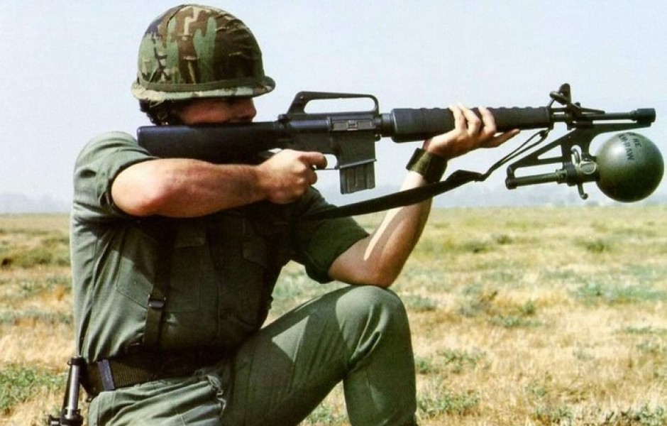 Для чего солдаты США крепили странный шар на винтовки М-16