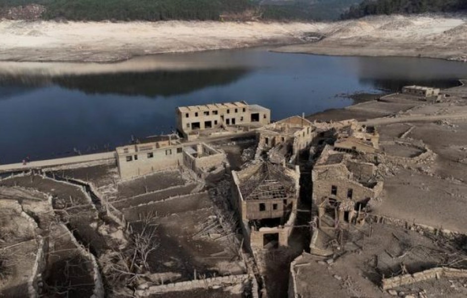 Деревня-призрак появилась в Испании после многолетней засухи