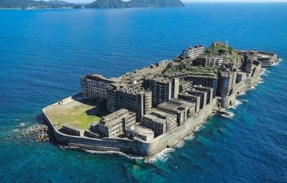 Хасима: заброшенный остров в Японии (10 фото)