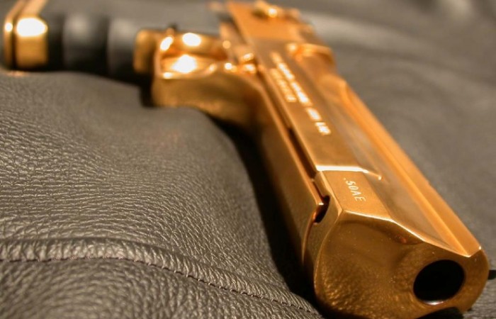 Самый бесполезный пистолет в мире ? фото + видео