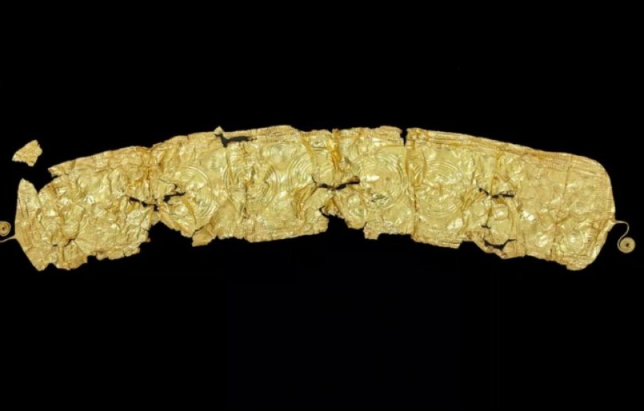Золотой пояс бронзового века с космологическими узорами обнаружили на свекольном поле в Чехии