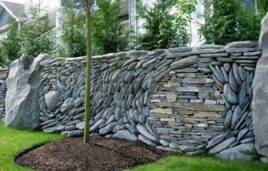 Забор из камней: разнообразие материалов