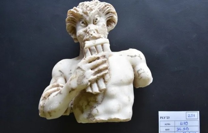 В Стамбуле нашли 1700-летнюю статую греческого бога Пана