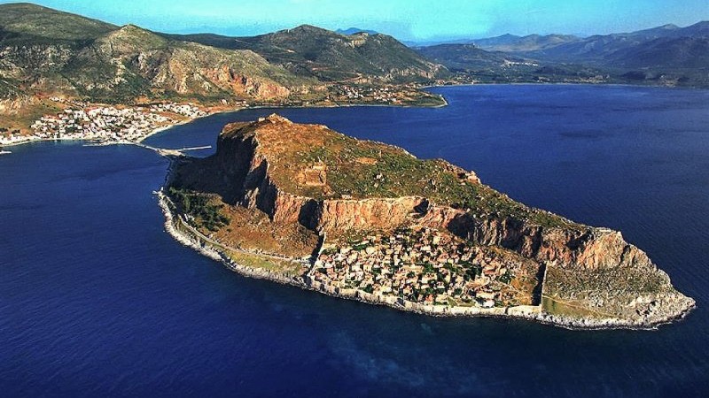 Загадочный древний город-крепость Монемвасия в Греции