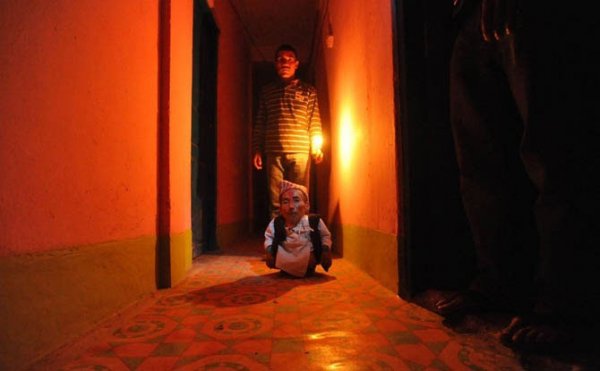Самый маленький человек в мире (8 фото)