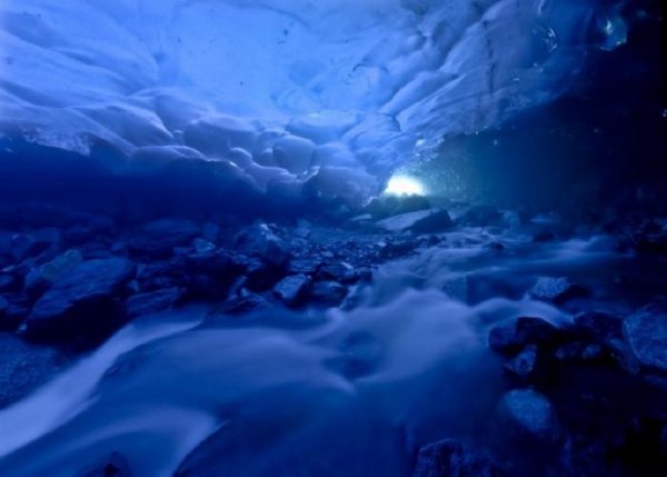Пещеры из льда (25 фото)