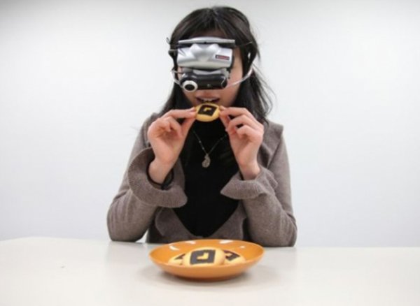 Японские ученые изобрели очки для похудения (фото + видео)