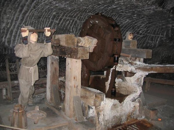 Соляная шахта в Величке (36 фото)