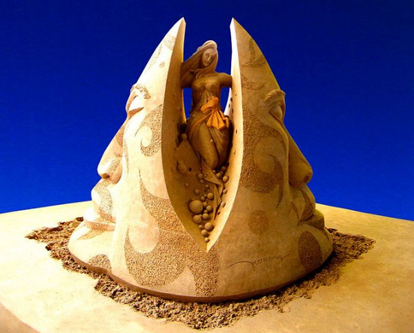 Скульптуры из песка от чемпиона мира по песочному искусству (14 фото)