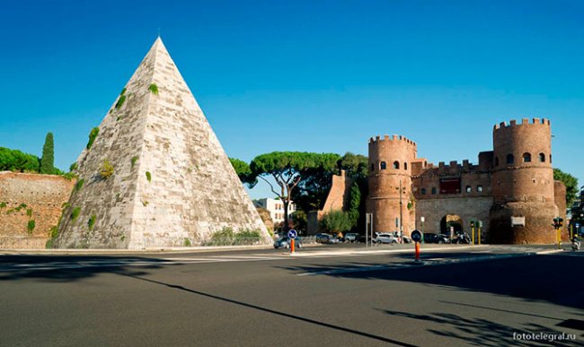 Пирамида Цестия в Италии (26 фото)