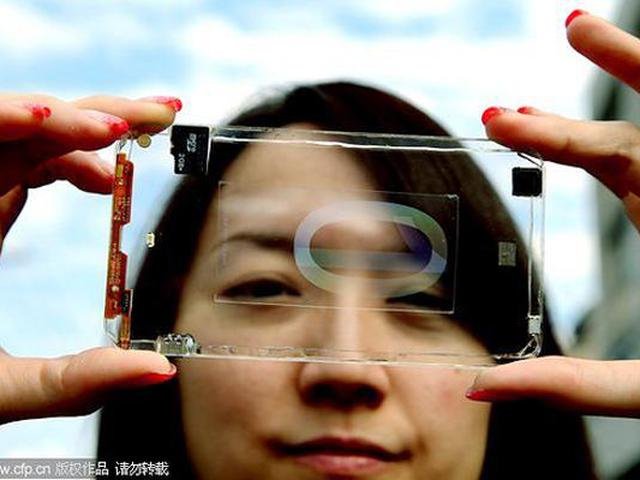 Прозрачный смартфон от тайваньской компании Polytron Technologies (2 фото + видео)