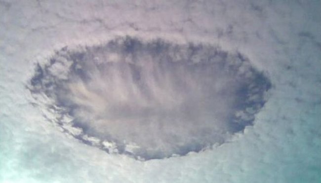 Необычное природное явление в облаках (12 фото)