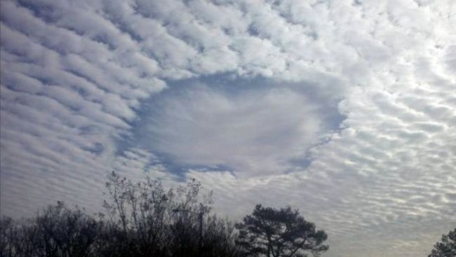 Необычное природное явление в облаках (12 фото)