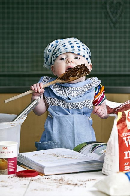 Креативные коллажи с младенцем от шведского фотографа Эмиля Нистрома (11 фото)