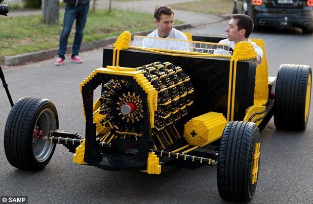 Авто из LEGO (5 фото + видео)