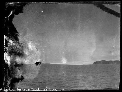 В Антарктиде обнаружены снимки, сделанные сто лет назад (16 фото)