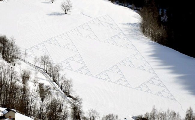 Зимние творения на снегу художника Саймона Бека (19 фото)