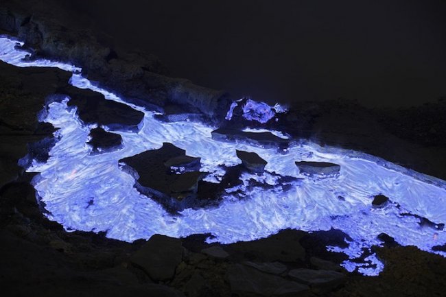 Кава Иджен - вулкан с фиолетовой лавой (5 фото + видео)