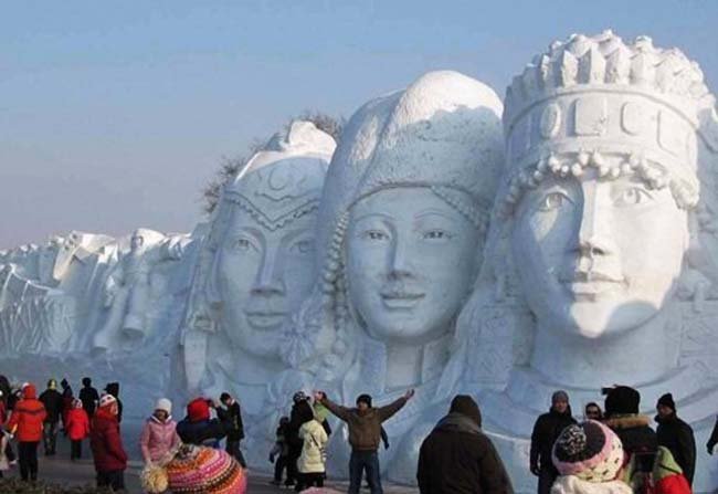 Скульптуры из снега (15 фото)