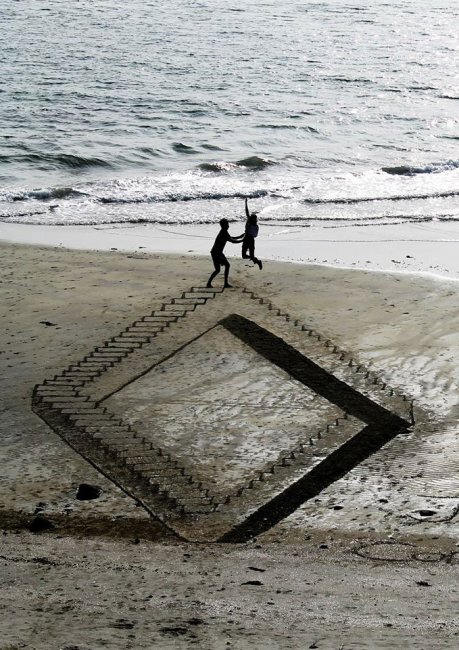 Объёмные картины на песке от Джейми Наркинса (9 фото)