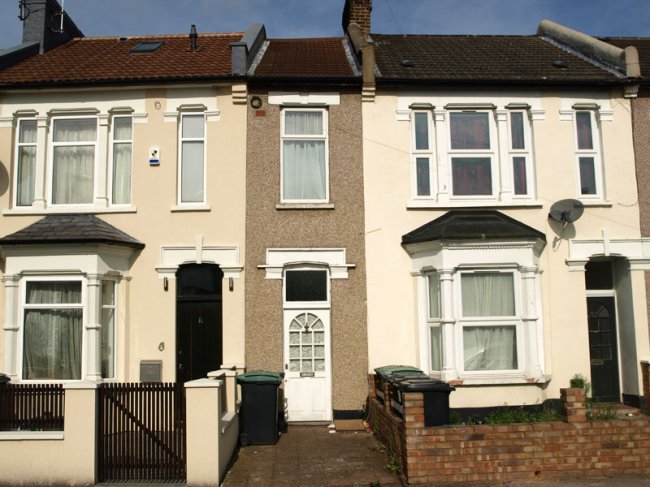 В Лондоне продан 2-х метровый дом за сотни тысяч долларов (фото дня - 12.09.2014 г.)