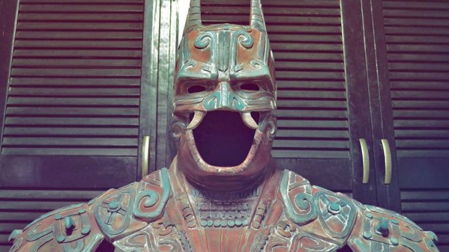 Костюм Бэтмена в стиле майя (12 фото)