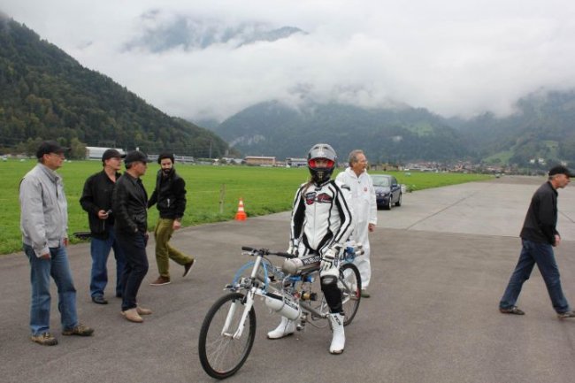 Новый мировой рекорд на велосипеде (10 фото)
