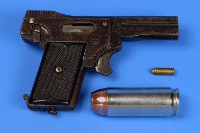 Мелкокалиберный пистолет "Калибри" (7 фото)