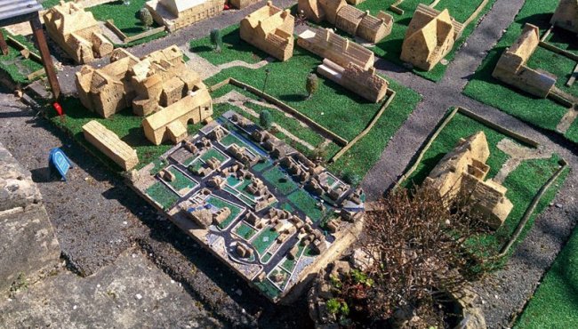 Модель модели деревни в Англии (7 фото)