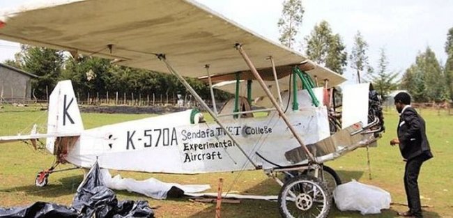 Житель Эфиопии решил самостоятельно построить самолет (8 фото)
