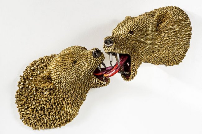 Скульптуры животных из оружейных боеприпасов (15 работ)