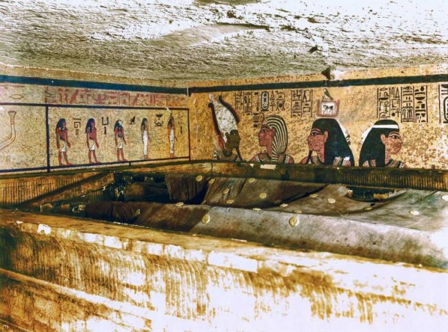 Кадры вскрытия гробницы Тутанхамона в 1922 году (22 фото)