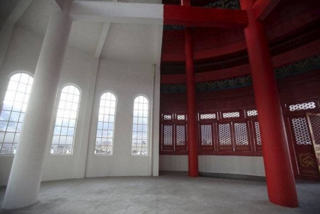 В Китае построили объеденное здание Капитолия и храма Неба (7 фото)