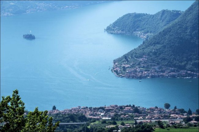 На итальянском озере будет доступна плавающая дорожка (26 фото)