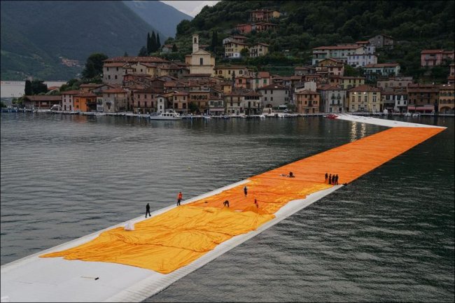 На итальянском озере будет доступна плавающая дорожка (26 фото)