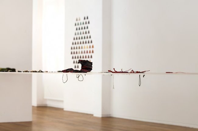 «Невидимый» выставочный стол от Fernando Br&#237;zio (11 фото)