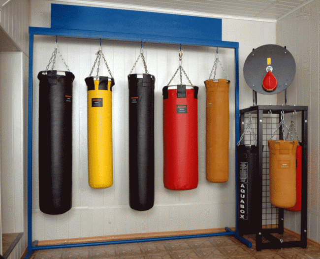 Основной снаряд тренировок - боксерский мешок