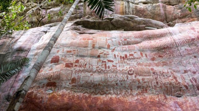 В Колумбии нашли 13-километровую стену из рисунков, которым не менее 12500 лет (5 фото)