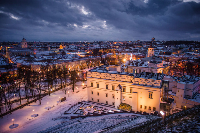 Почему Вильнюс считается одним из самых красивых городов Европы на зимние праздники (14 фото)