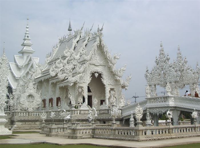 «Белый храм» Таиланда, который выглядит как божественный подарок с небес