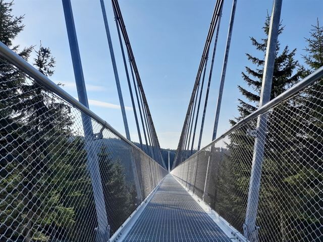 В Чехии открылся самый длинный в мире подвесной мост (7 фото + видео)