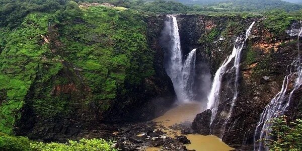 10 самых красивых и самых больших водопадов в мире