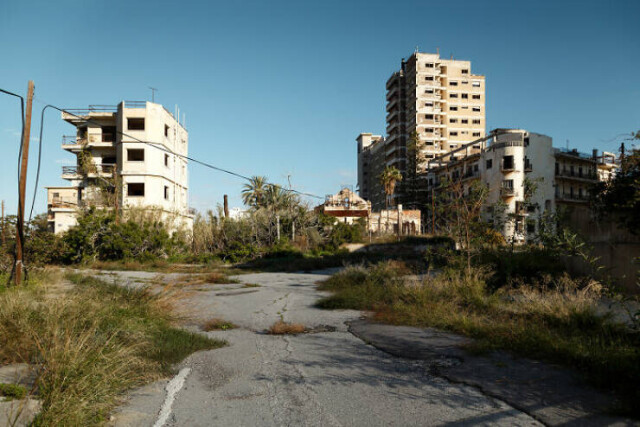 Вароша, город-призрак на Кипре, пустующий с 1974 года (22 фото)