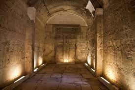 Ложные двери в древнеегипетских гробницах были «воротами для общения с богами»