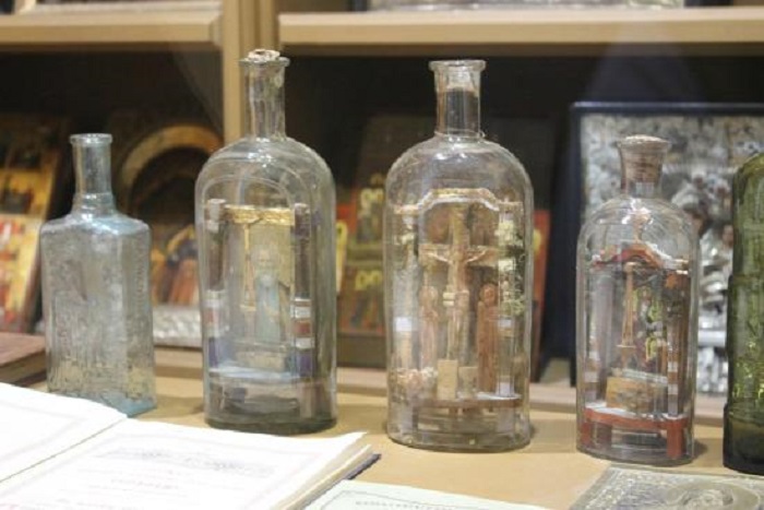 Техника евлогий: когда появились сувенирные кресты в бутылках, и как их изготавливали